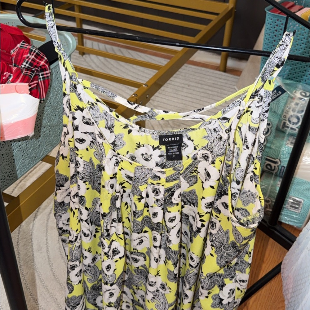 Torrid Women's Camisole - Yellow and Black Floral